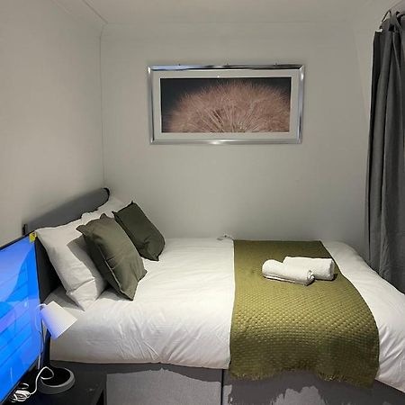 3 Bedroom Flat In King'S Cross, St Pancras'S. 8 People Лондон Екстер'єр фото