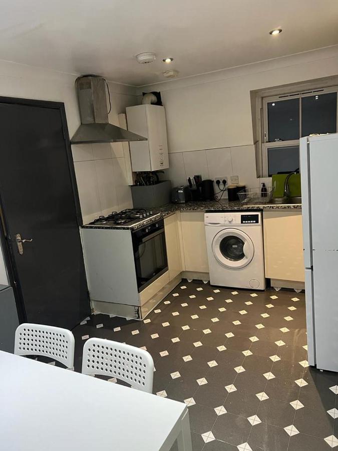 3 Bedroom Flat In King'S Cross, St Pancras'S. 8 People Лондон Екстер'єр фото