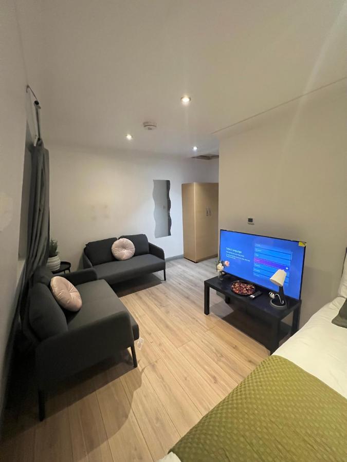 3 Bedroom Flat In King'S Cross, St Pancras'S. 8 People Лондон Екстер'єр фото