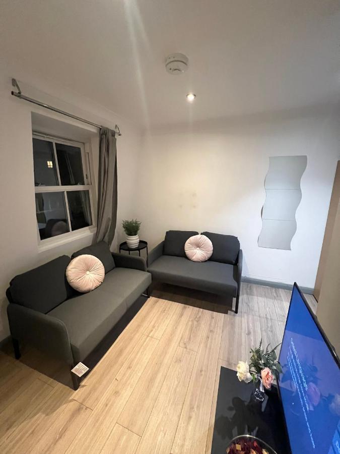 3 Bedroom Flat In King'S Cross, St Pancras'S. 8 People Лондон Екстер'єр фото