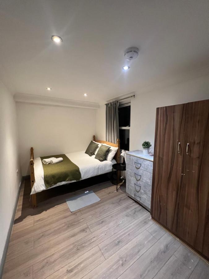 3 Bedroom Flat In King'S Cross, St Pancras'S. 8 People Лондон Екстер'єр фото